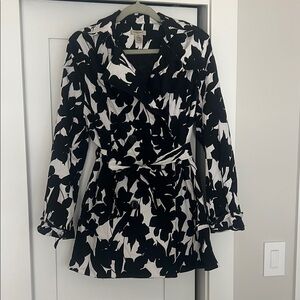 Stylish Black and White Floral Women's Coat